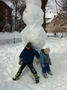 Post-nemo snowman with the kiddies -- rivals the Chrysler any day, don't you think?